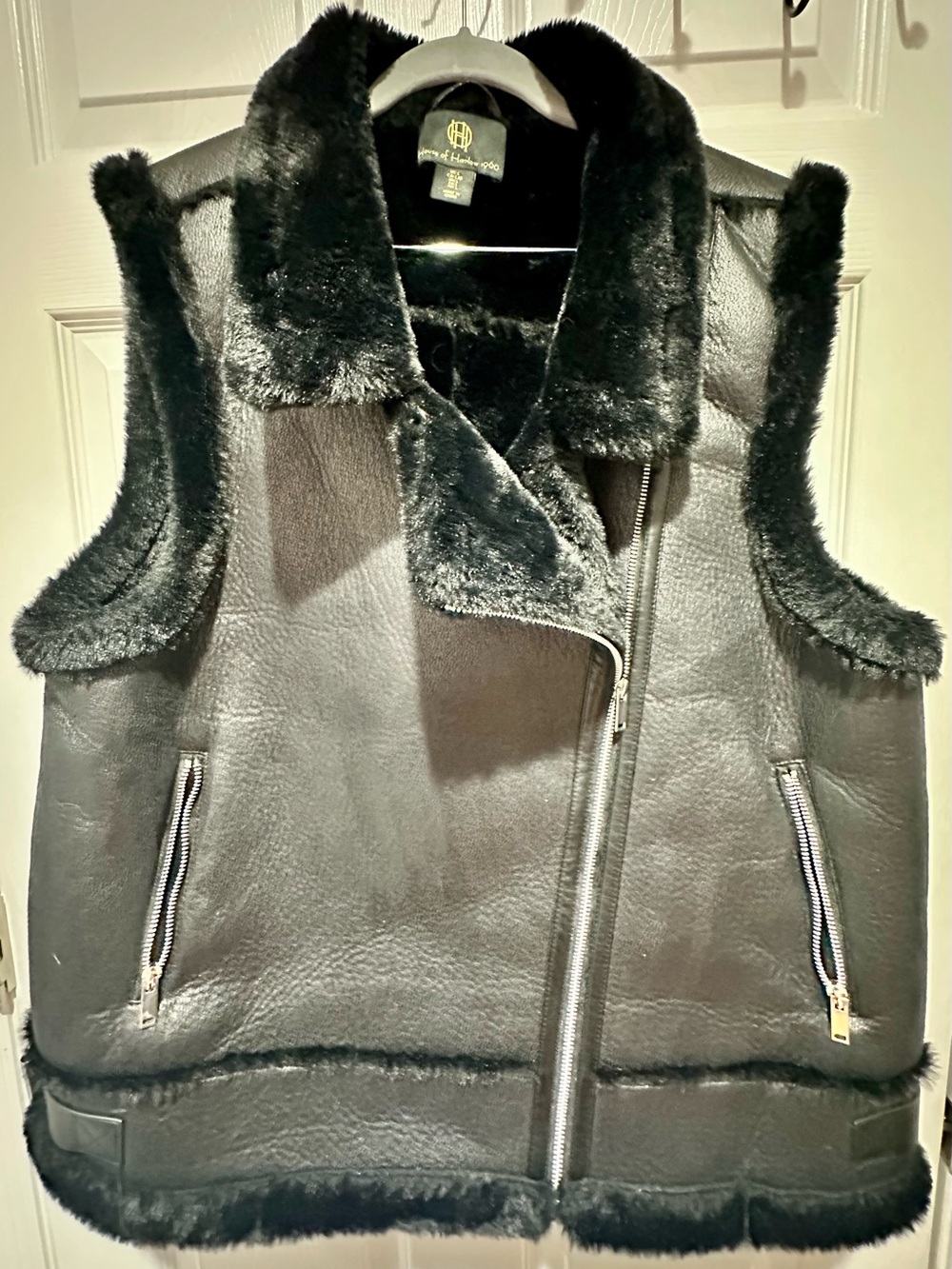 House of Harlow 1960 Faux Suede Vest- Black Size L